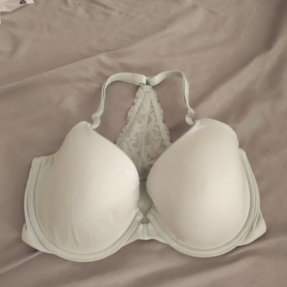VS clasp in front lace bra